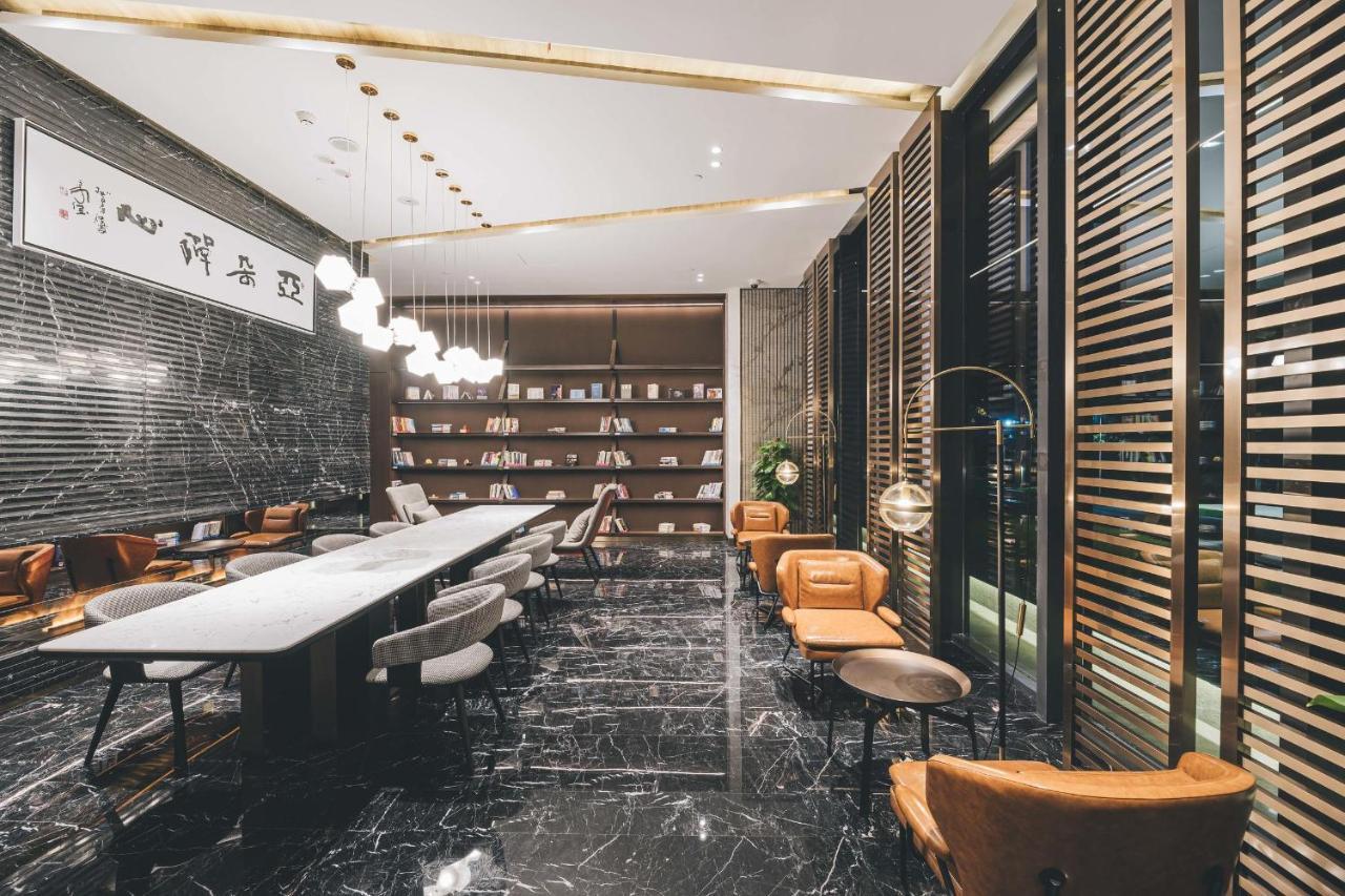 Atour Hongqiao International Exhibition Linkong Park Hotel 4*
